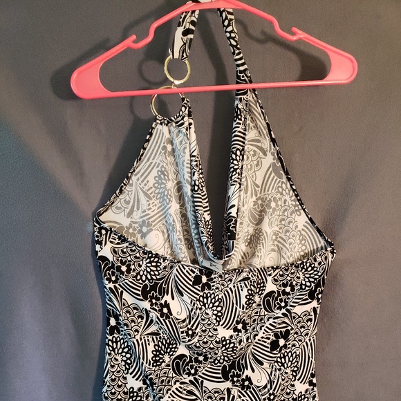 Womans Blouse - Picture 2 of 4